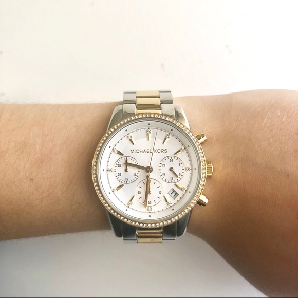 Authentic Michael Kors watch - Picture 2 of 5